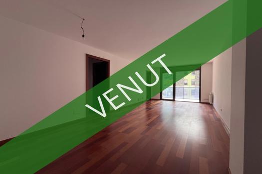 Piso de 3 habitaciones en venta en Arinsal