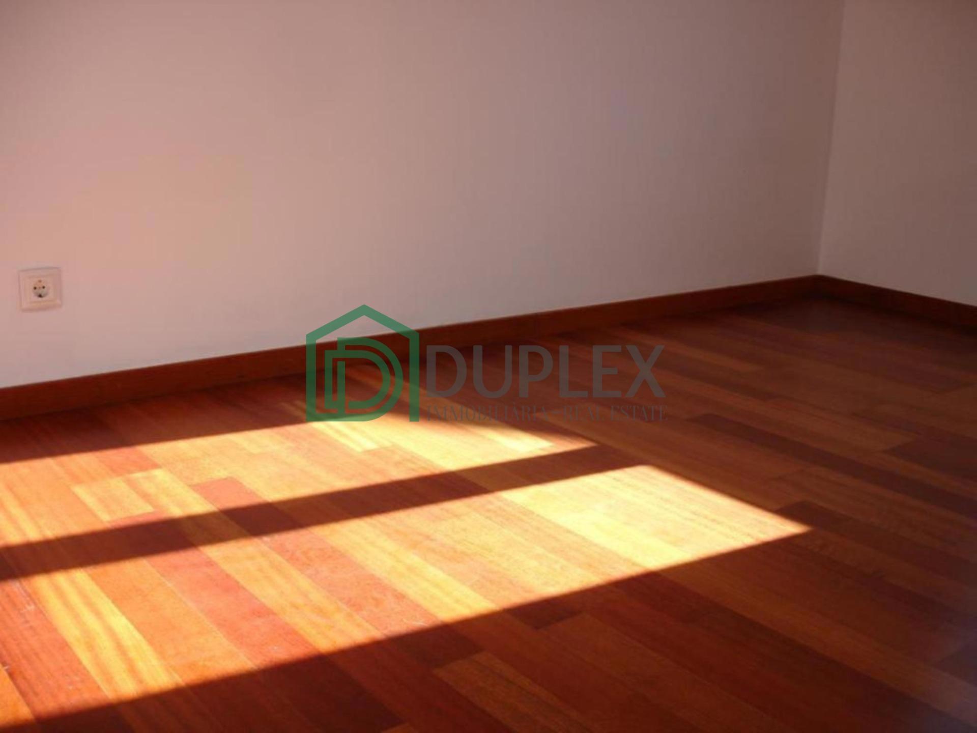 Piso de 3 habitaciones en venta en Arinsal