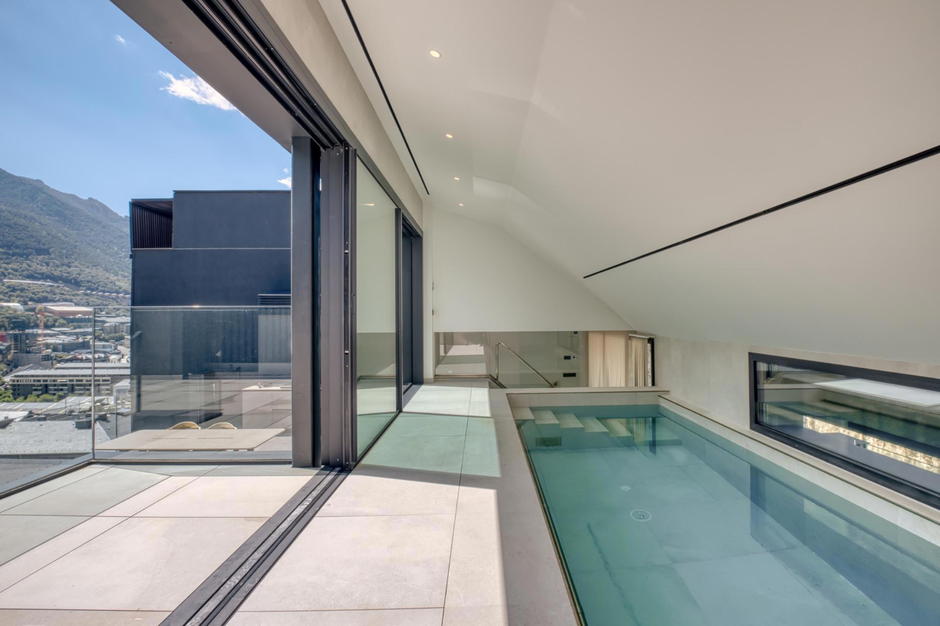 Atico triplex con piscina privada interior