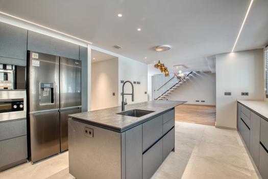 Atico triplex con piscina privada interior