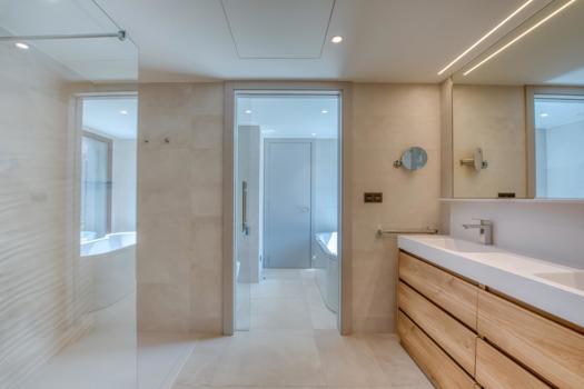 Atico triplex con piscina privada interior