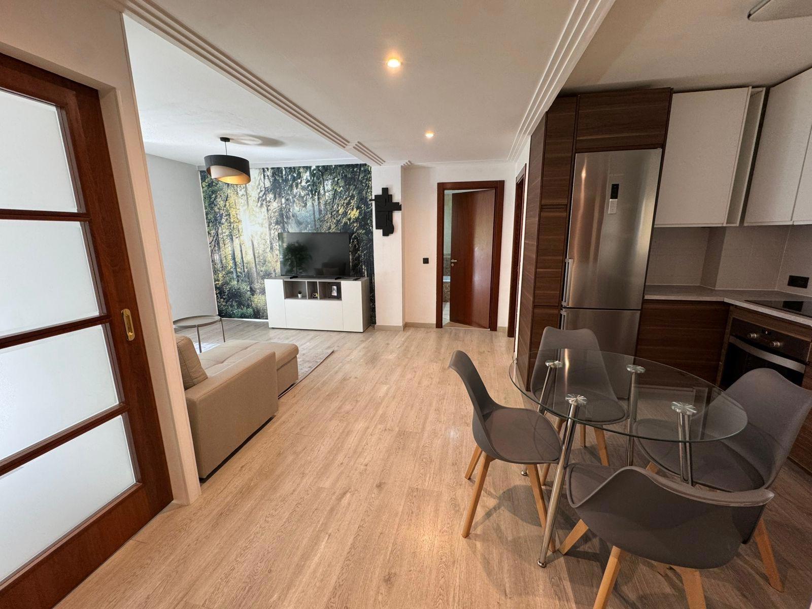 Se vende apartamento de 85 m² con tres habitaciones en Arinsal.