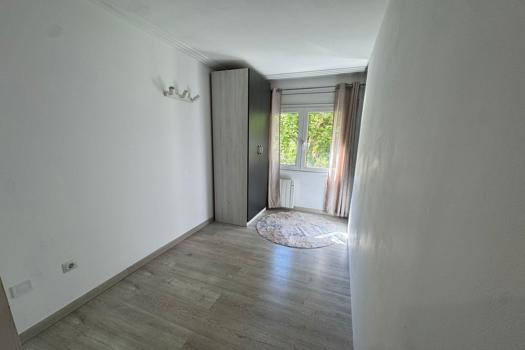 Se vende apartamento de 85 m² con tres habitaciones en Arinsal.