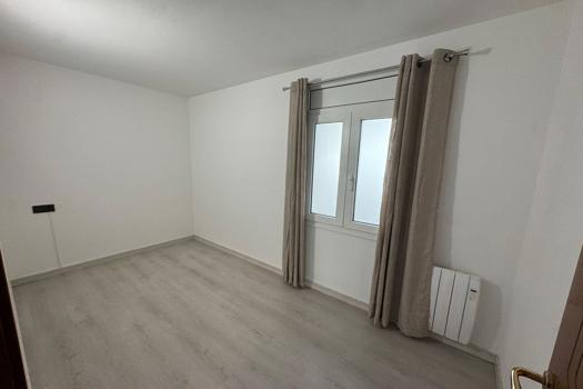Se vende apartamento de 85 m² con tres habitaciones en Arinsal.