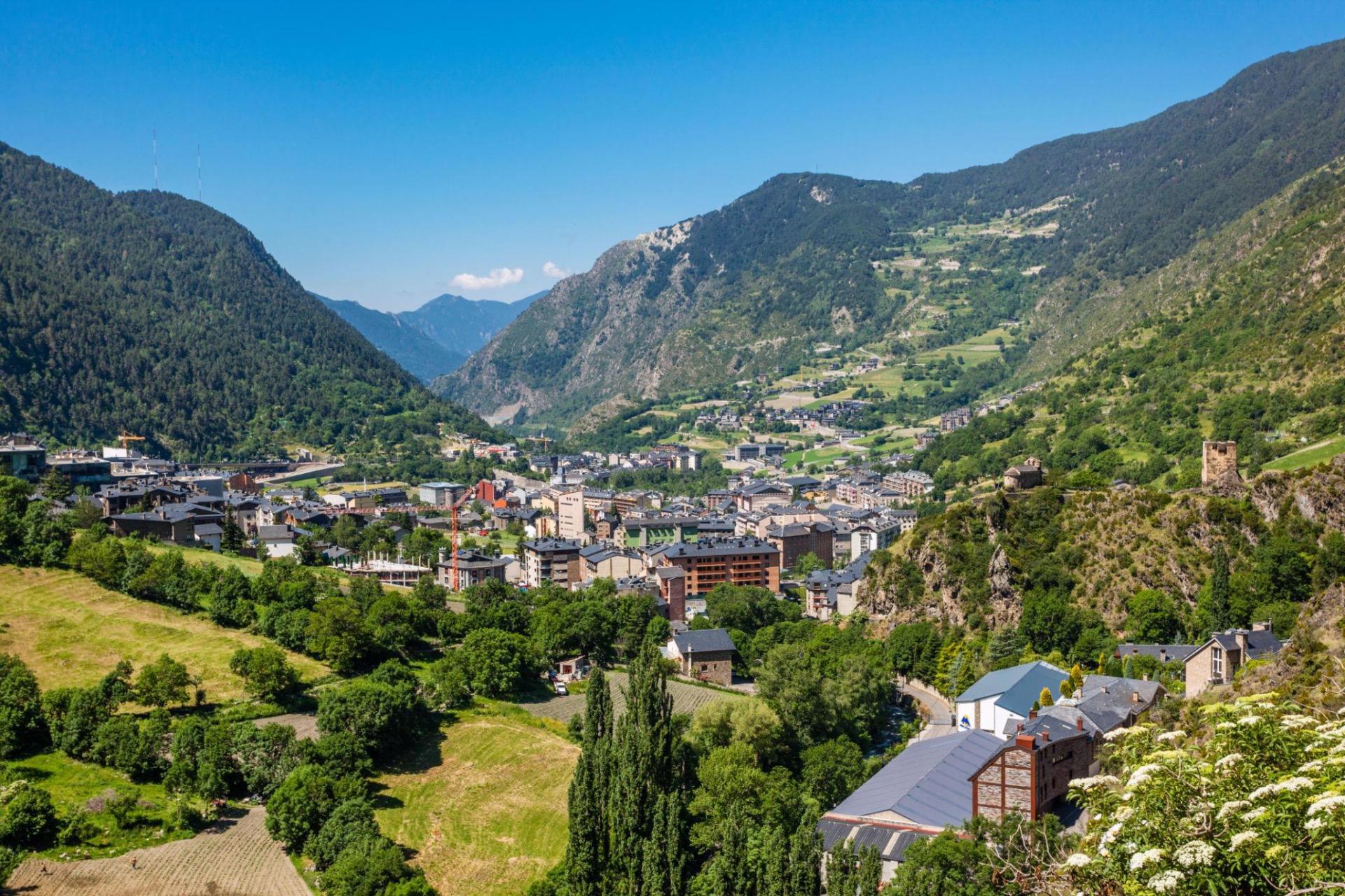 Se vende Edificio en Encamp