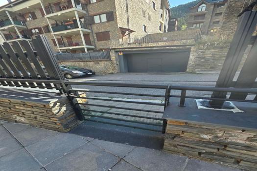 Pis de dues habitacions amb una gran terrassa a Incles