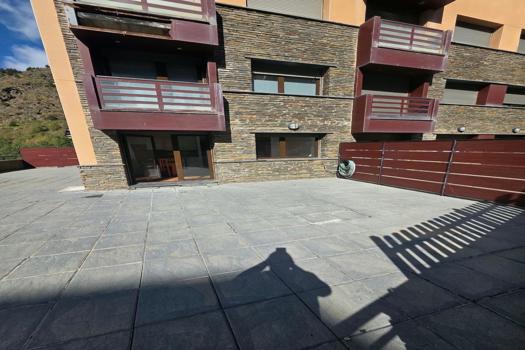 Pis de dues habitacions amb una gran terrassa a Incles