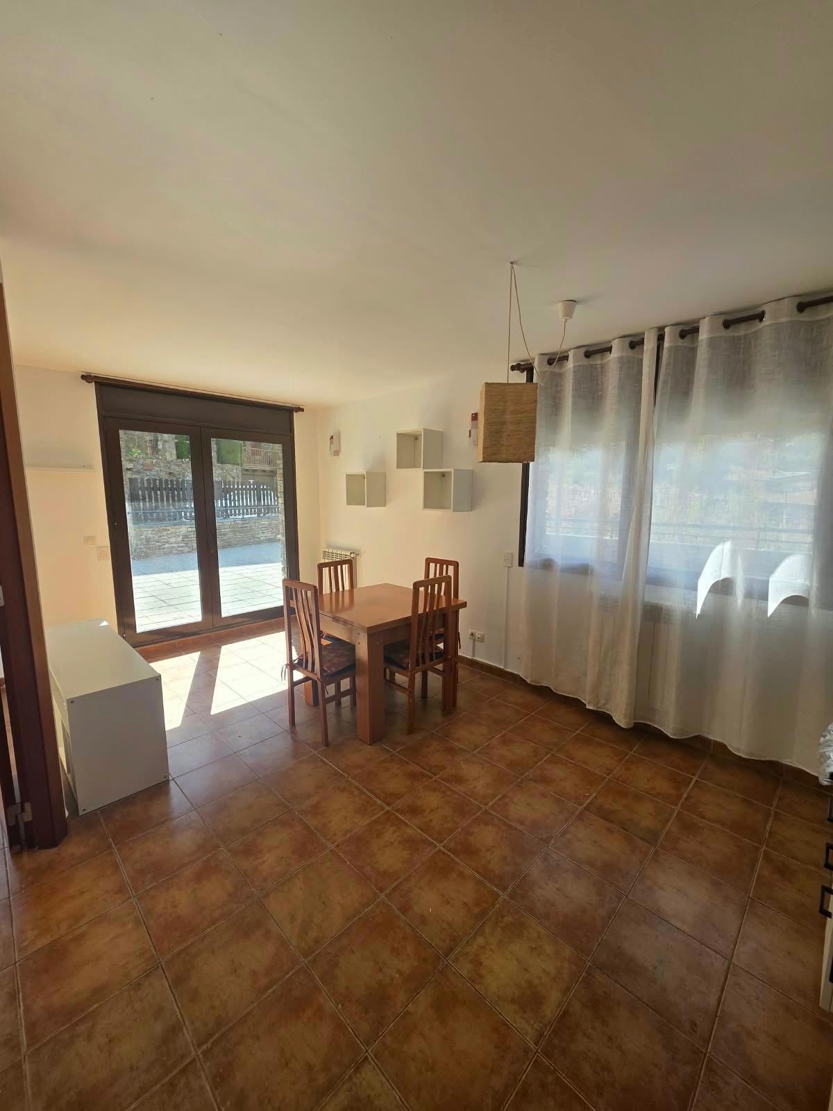 Pis de dues habitacions amb una gran terrassa a Incles